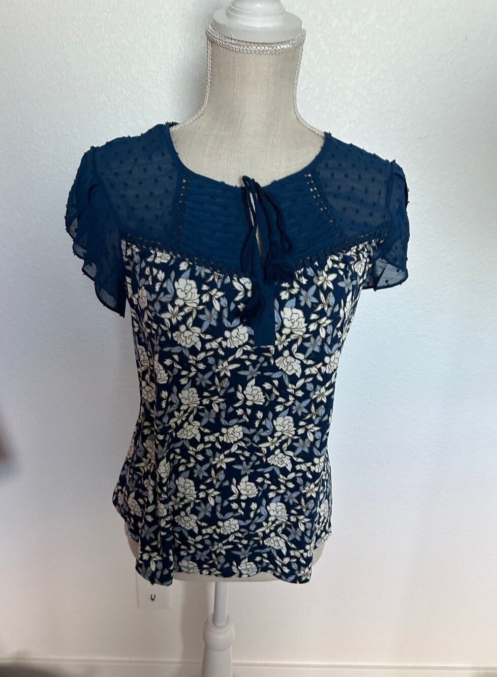 Daniel Rainn Blue Floral Flutter Sleeve Top - PS